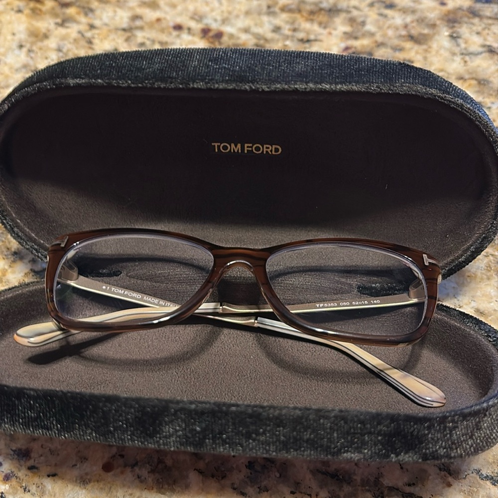 Tom Ford Elegant Brown Glasses